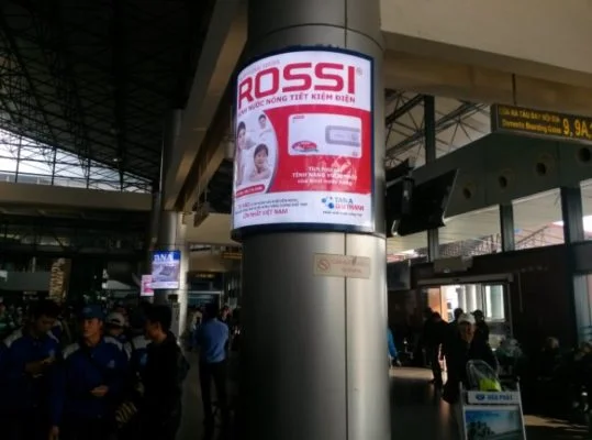 biển hộp đèn trong sân bay