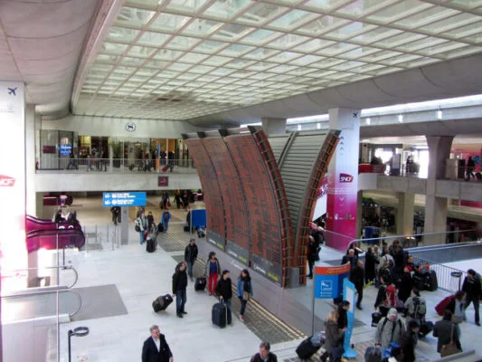 Hé lộ danh sách 8 sân bay tồi tệ nhất thế giới - Ảnh 9.