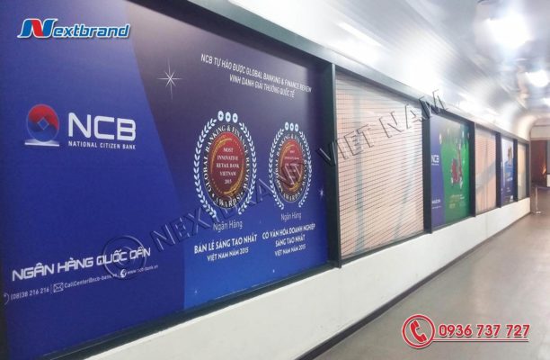Hình ảnh quảng cáo của ngân hàng NCB tại cầu hành khách