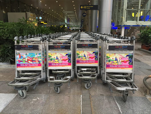 Quảng cáo xe đẩy hành lý tại sân bay giúp tiếp cận khách hàng một cách hiệu quả