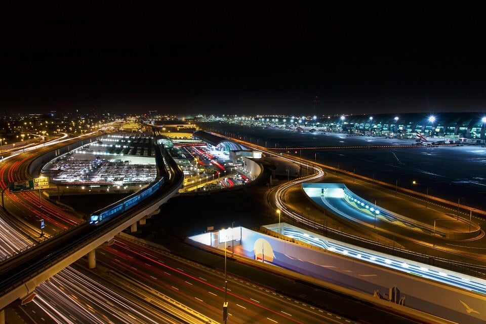 sân bay lớn nhất thế giới AI Maktoum về đêm
