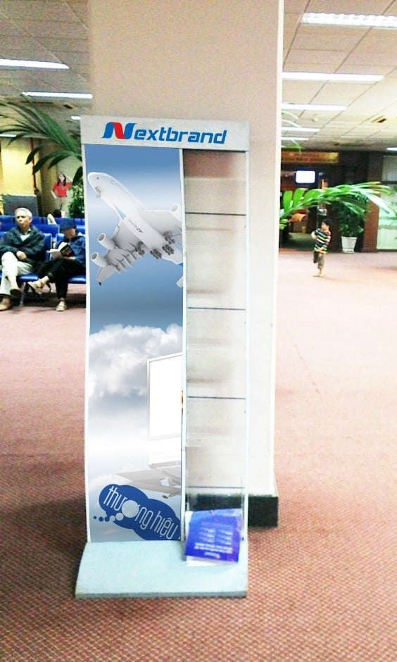 Các hình thức quảng cáo sân bay với Standee