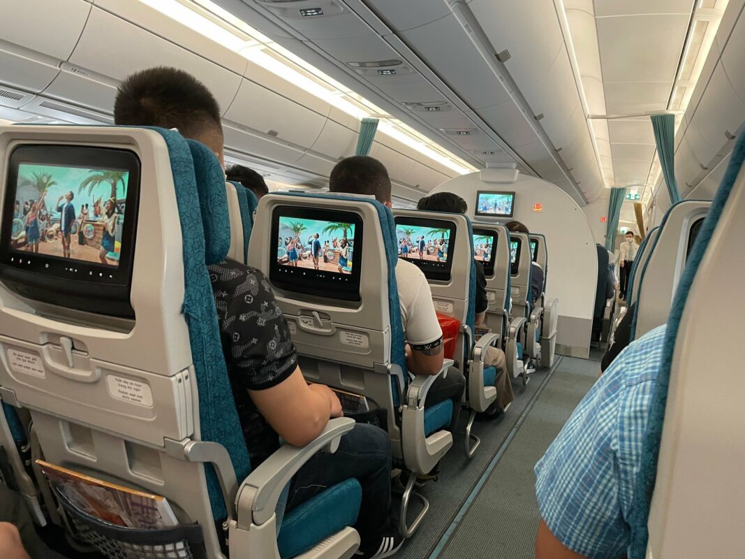 Quảng cáo TVC trên máy bay