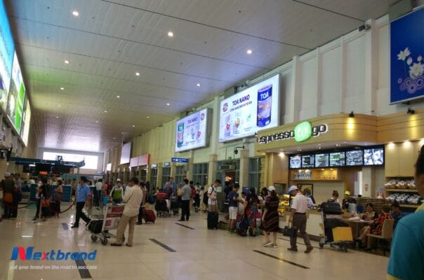 Quảng cáo sân bay Tân Sơn Nhất với nhiều hình thức đa dạng