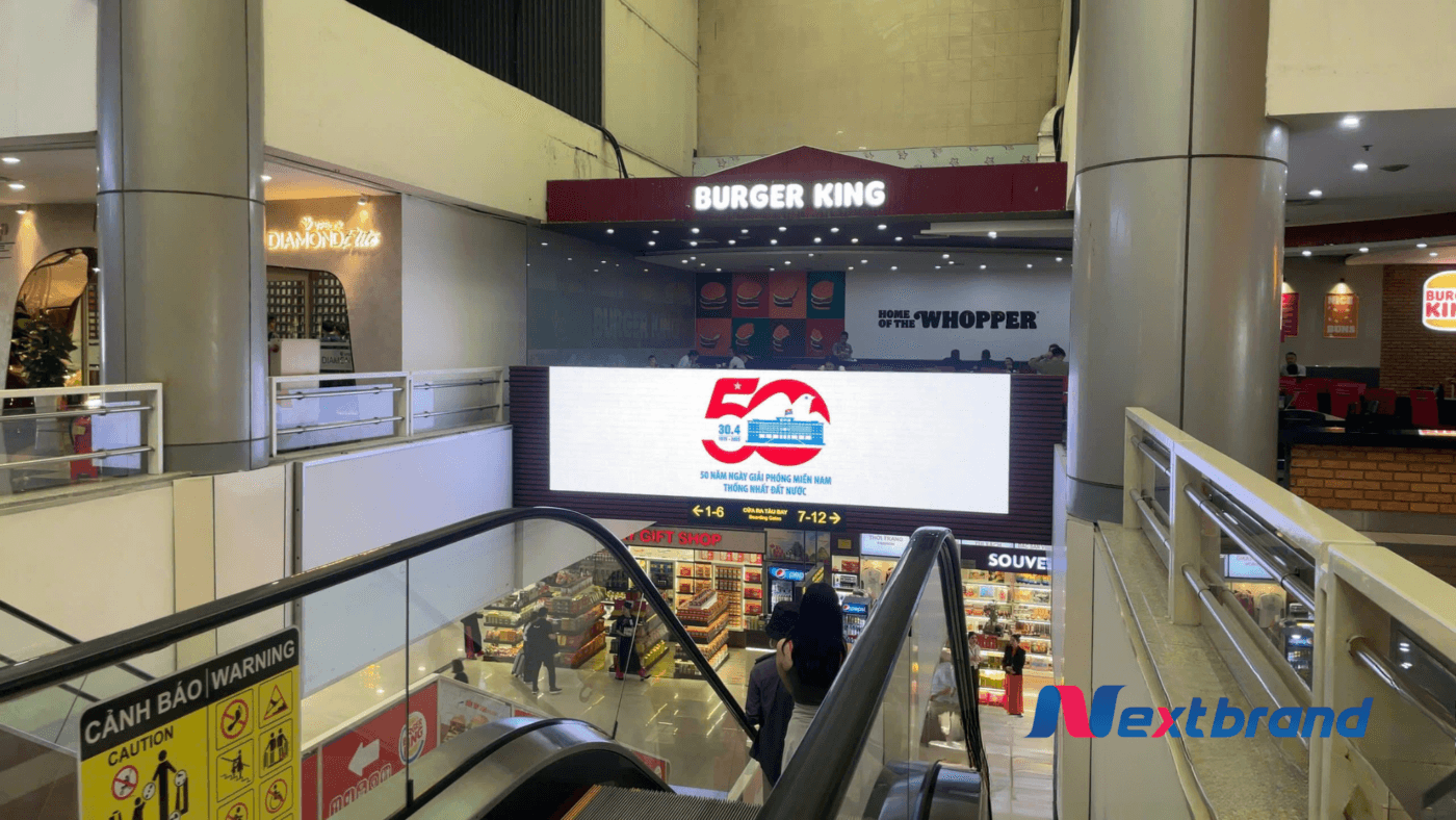 Quảng cáo màn hình LED sân bay Liên Khương tại khu vực thang máy Quảng cáo màn hình LED sân bay Liên Khương tại khu vực thang máy