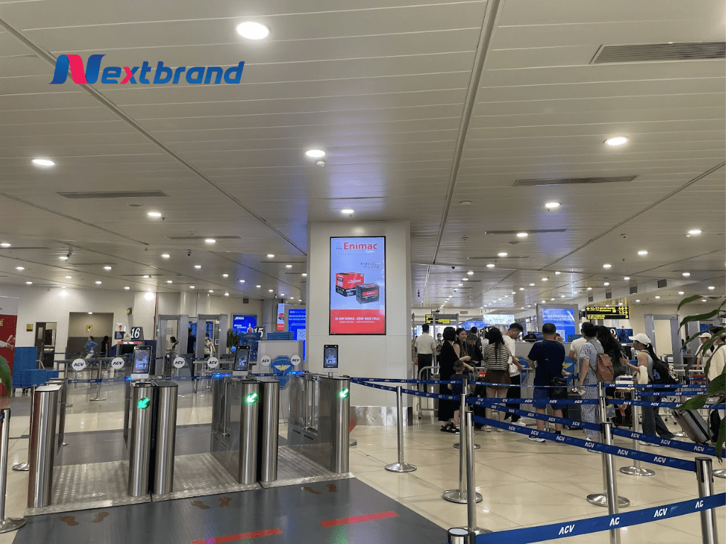 Quảng cáo màn hình LED khu vực an ninh soi chiếu sân bay Nội Bài Quảng cáo màn hình LED khu vực an ninh soi chiếu sân bay Nội Bài