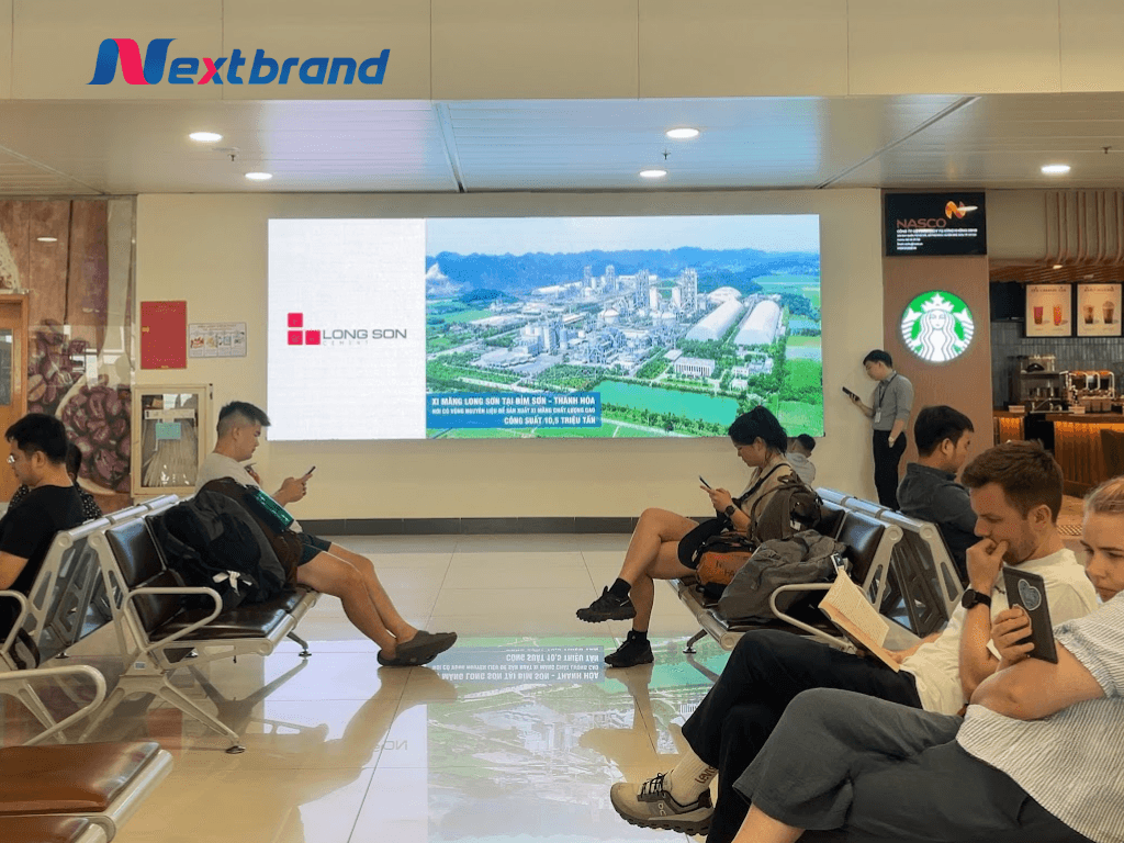 Quảng cáo màn hình LED khu vực phòng chờ sân bay Nội Bài Quảng cáo màn hình LED khu vực phòng chờ sân bay Nội Bài