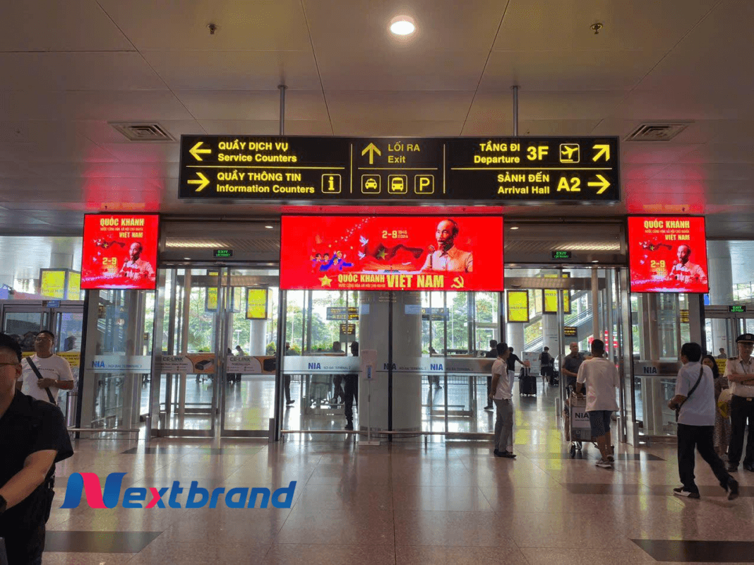 Quảng cáo LED sân bay tại khu vực sảnh đón tiễn khách Quảng cáo LED sân bay tại khu vực sảnh đón tiễn khách