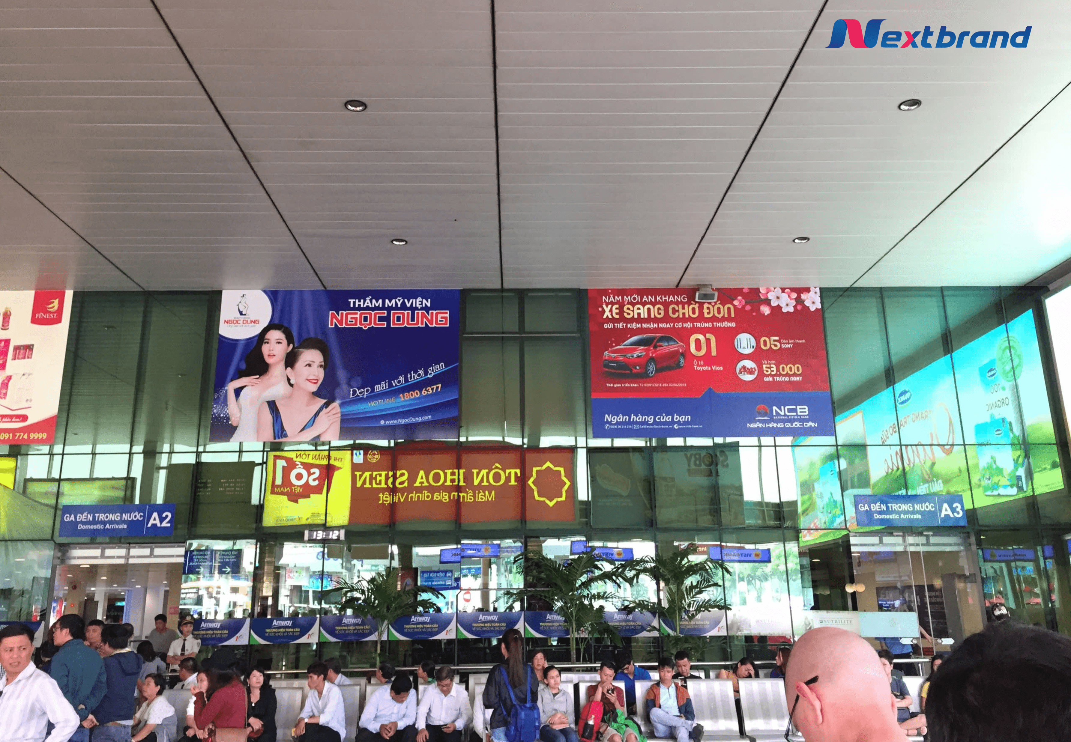 Quảng cáo dán decal tại sân bay