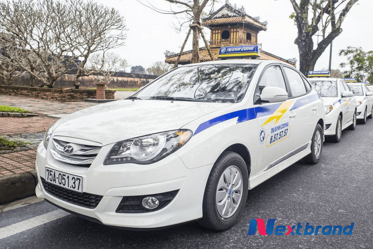 Dịch vụ taxi truyền thống di chuyển nhanh chóng