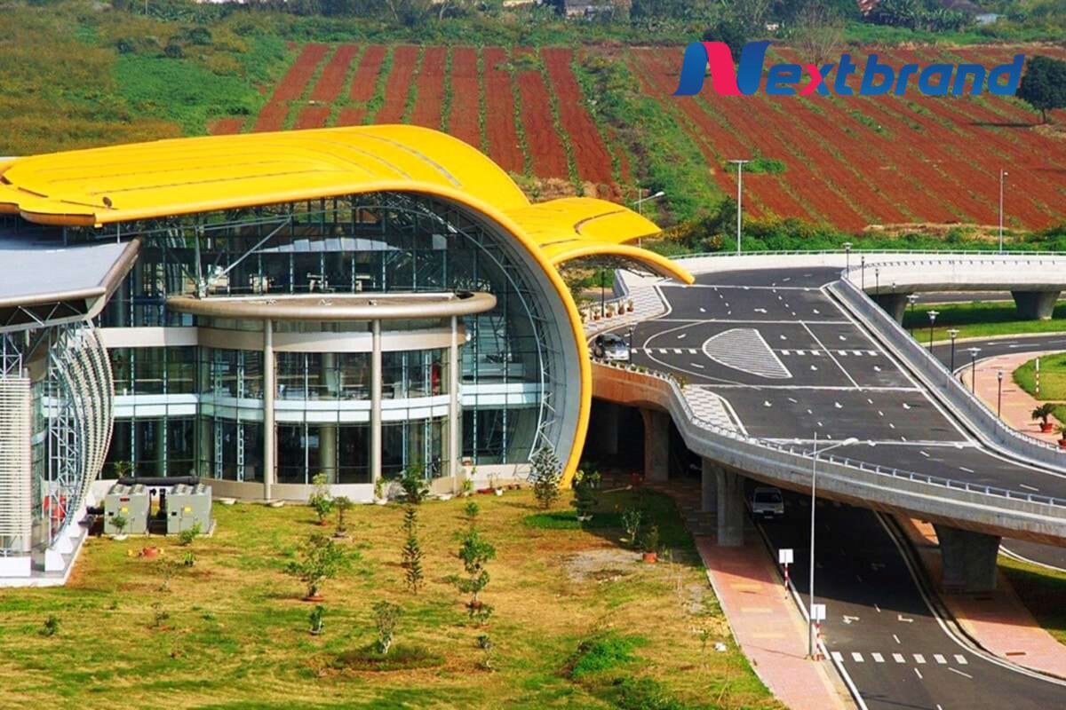 Sân bay Liên Khương ở Lâm Đồng cách Đà Lạt khoảng 30km Sân bay Liên Khương ở Lâm Đồng cách Đà Lạt khoảng 30km