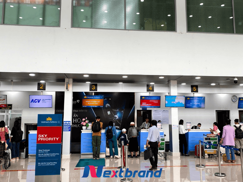 Khu vực quầy làm thủ tục check-in của Vietnam Airline tại sân bay Pleiku Khu vực quầy làm thủ tục check-in của Vietnam Airline tại sân bay Pleiku