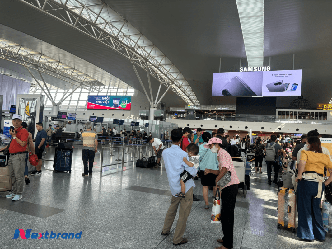 Khu vực làm thủ tục tại sân bay Khu vực làm thủ tục tại sân bay