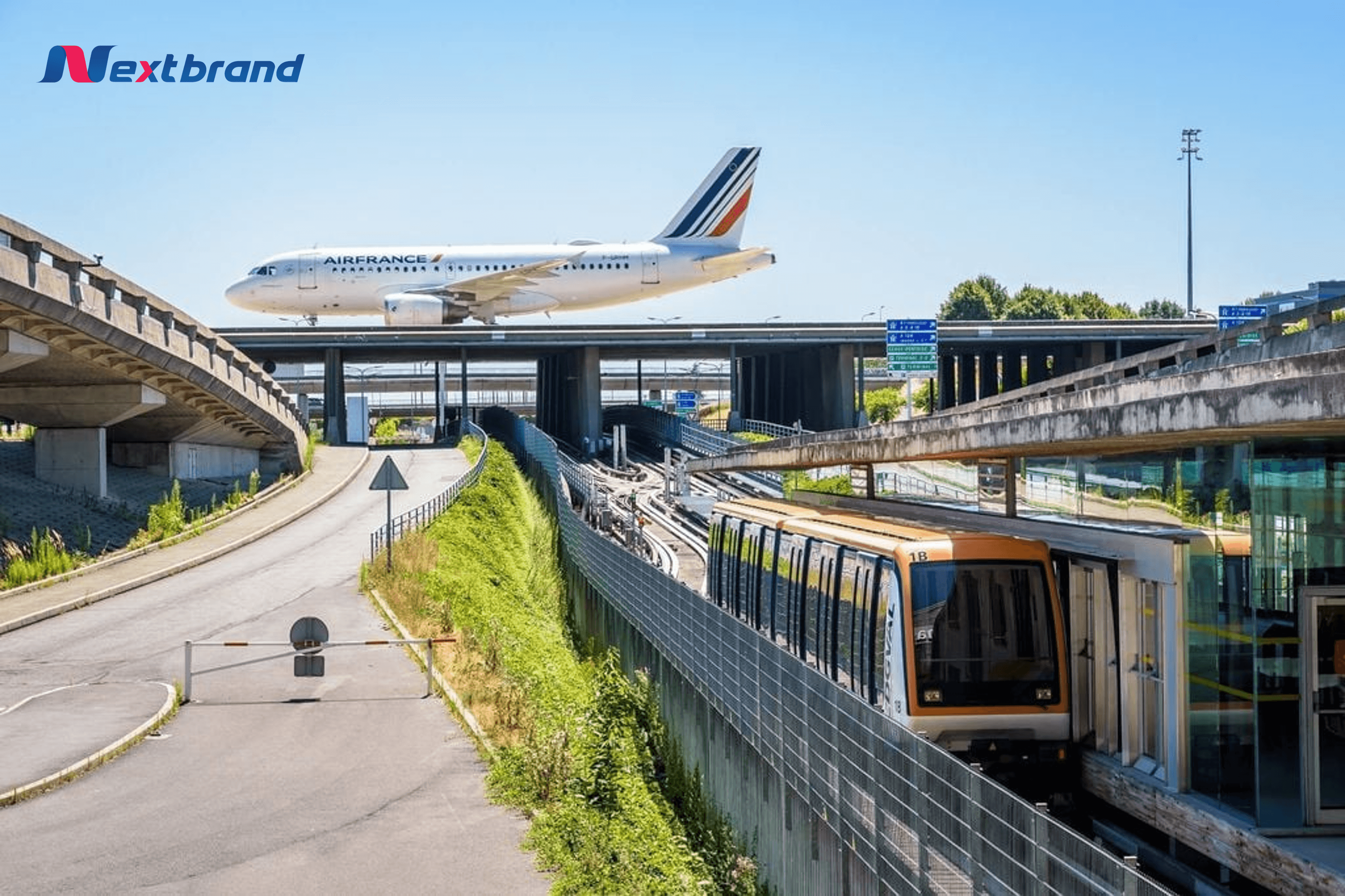 Tàu hoả (RER B) là phương tiện thuận tiện kết nối sân bay CDG với trung tâm Paris Tàu hoả (RER B) là phương tiện thuận tiện kết nối sân bay CDG với trung tâm Paris