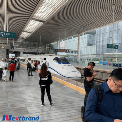 Tàu cao tốc - Một trong các phương tiện di chuyển từ sân bay SZX về trung tâm thành phố 