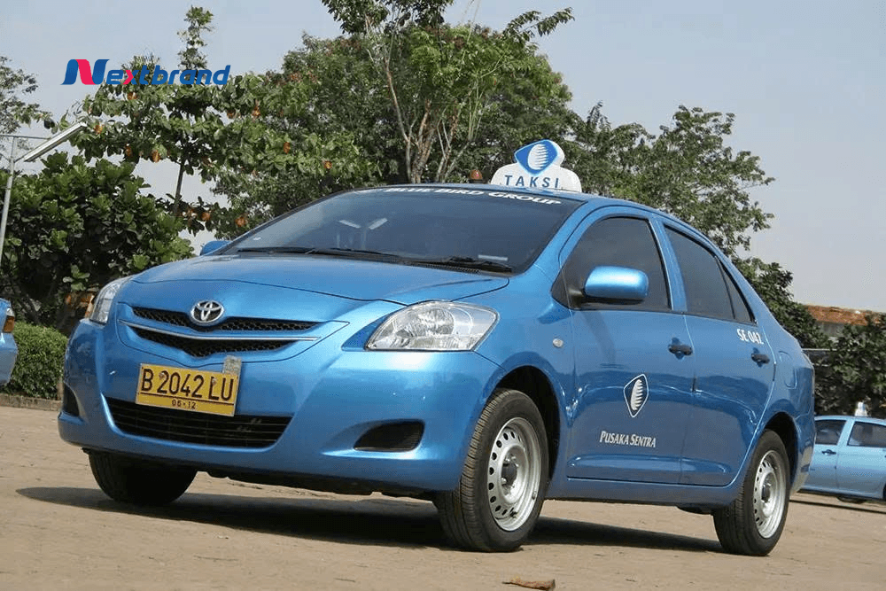  Di chuyển bằng taxi