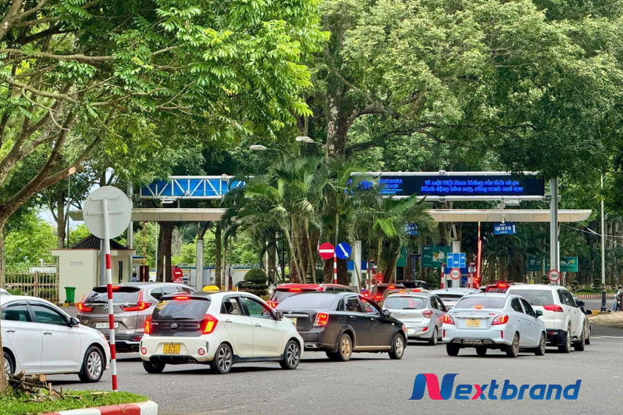 Xe công nghệ đặt thông qua ứng dụng nhanh chóng tiện lợi