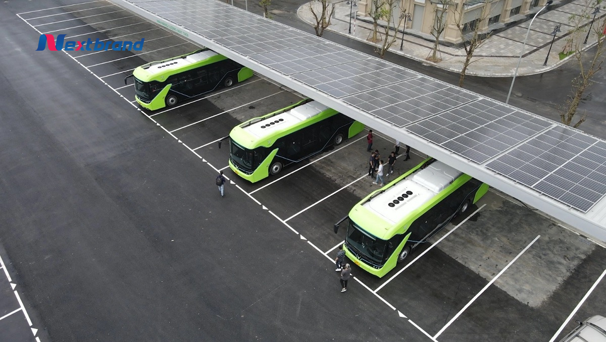 Xe buýt đỗ ngay sảnh sân bay Phù Cát – Bình Định Xe buýt đỗ ngay sảnh sân bay Phù Cát – Bình Định