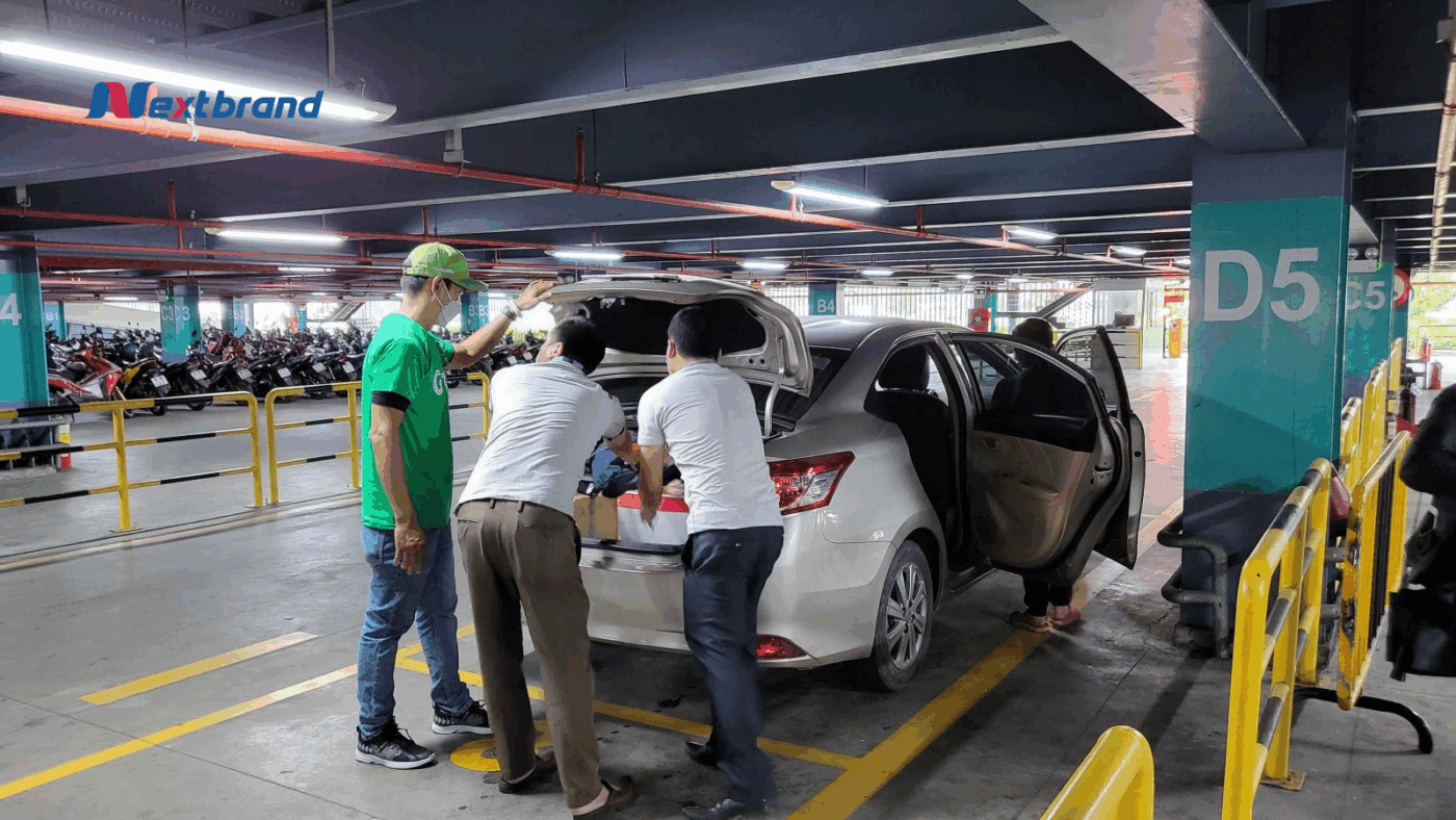 Cảng hàng không Tân Sơn Nhất và Grab phối hợp triển khai thêm làn xe D1 ga trong nước (ga quốc nội).