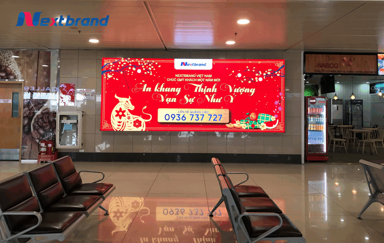 Quảng cáo màn hình LED tại khu vực phòng chờ mùa Tết