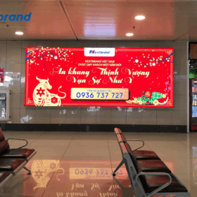 Quảng cáo màn hình LED tại khu vực phòng chờ mùa Tết