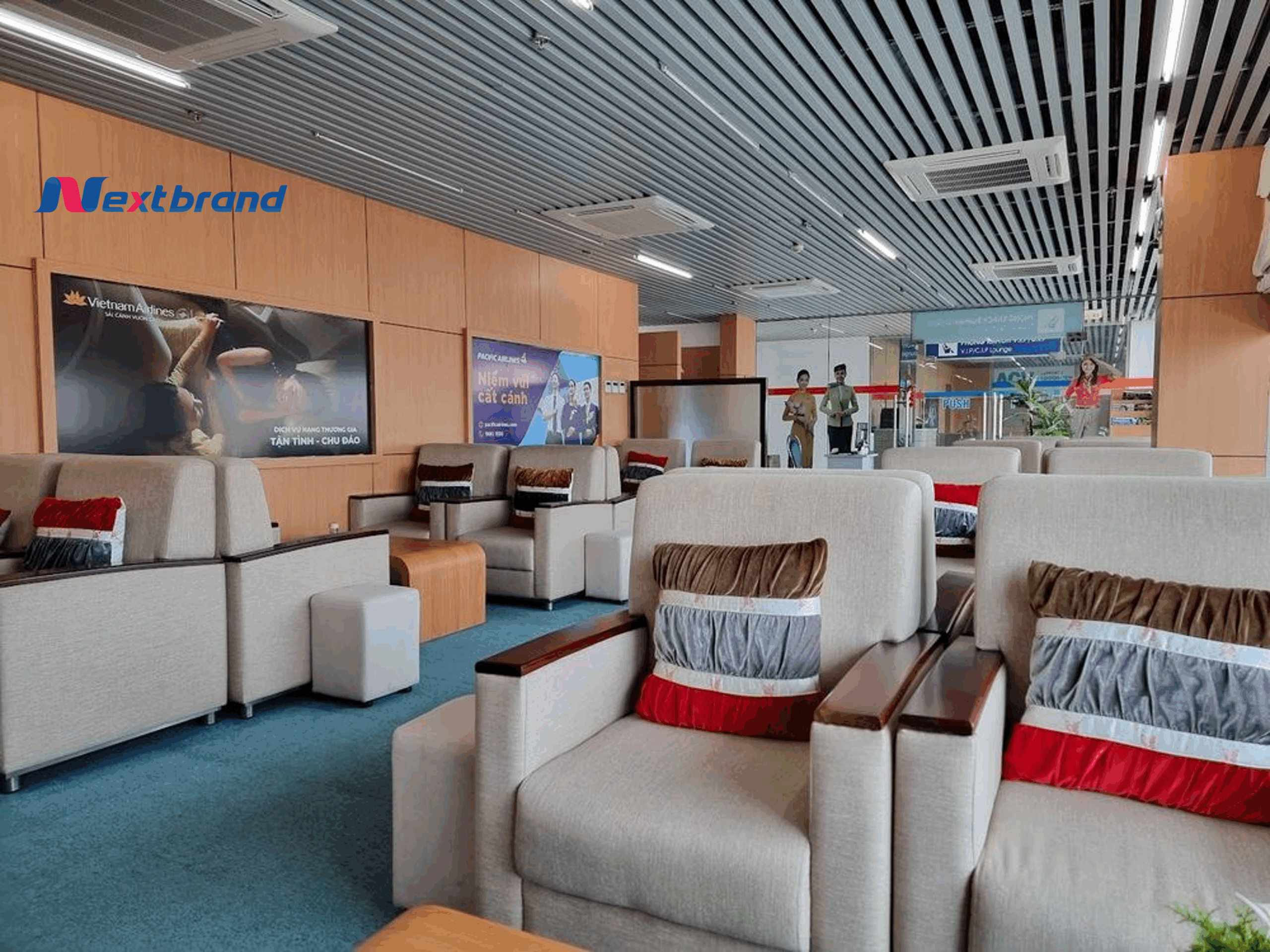 Quảng cáo với hình thức biển hộp đèn tại sân bay Tuy Hoà Quảng cáo với hình thức biển hộp đèn tại sân bay Tuy Hoà