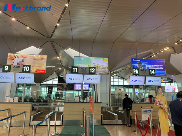 Quảng cáo bảng hộp đèn tại sân bay Quảng cáo bảng hộp đèn tại sân bay