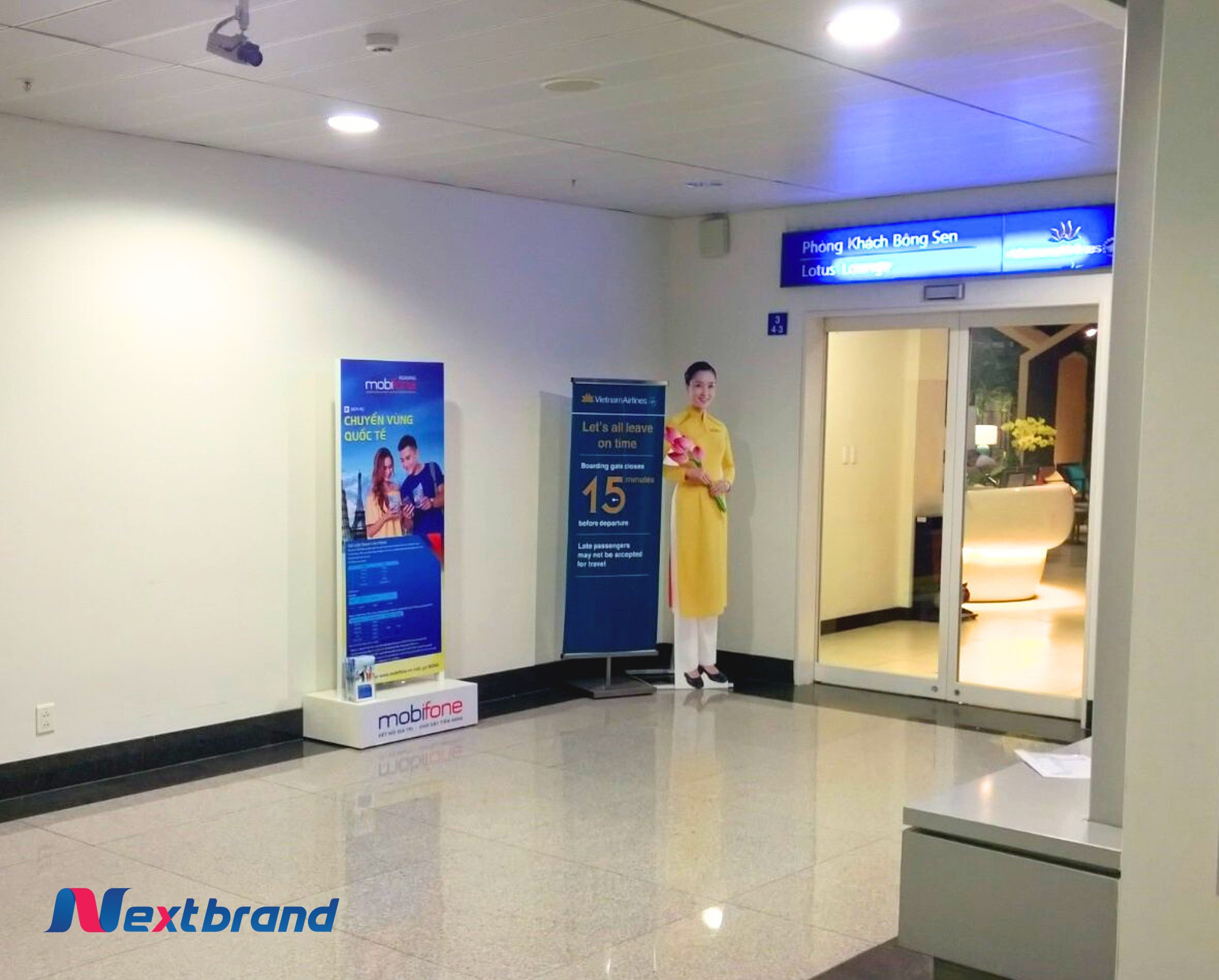 Quảng cáo với hình thức Standee tại sân bay Quảng cáo với hình thức Standee tại sân bay