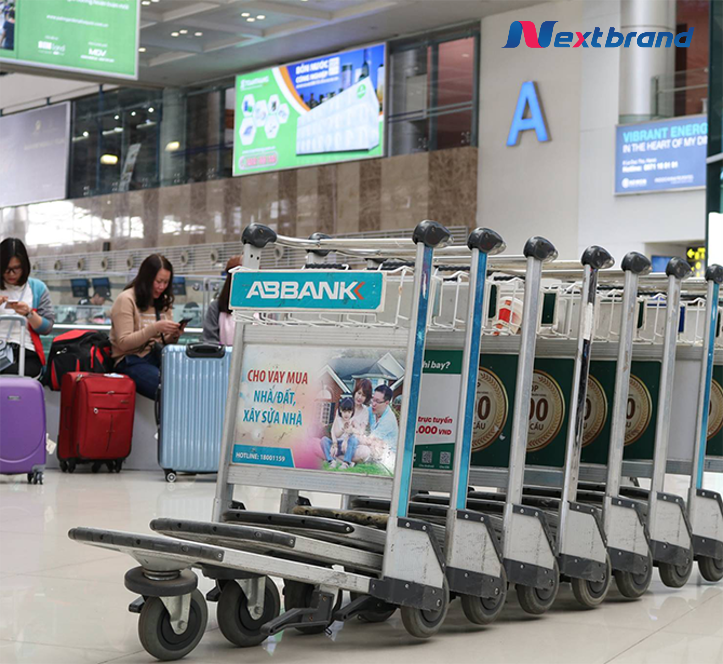 Quảng cáo trên xe đẩy hành lý