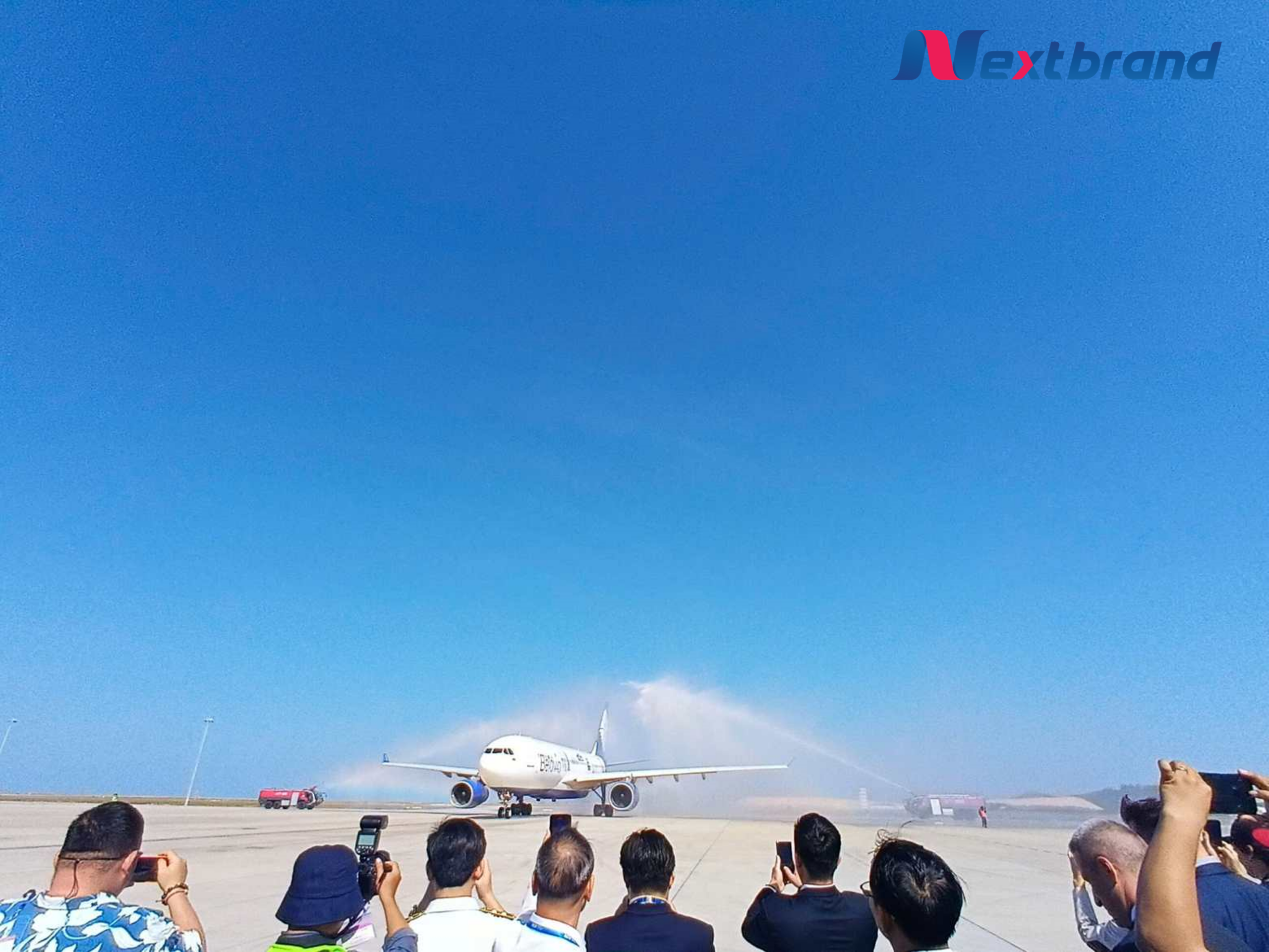 Chuyến bay đầu tiên kết nối giữa Belarus và Cam Ranh đã hạ cánh an toàn tại Sân bay Cam Ranh Chuyến bay đầu tiên kết nối giữa Belarus và Cam Ranh đã hạ cánh an toàn tại Sân bay Cam Ranh