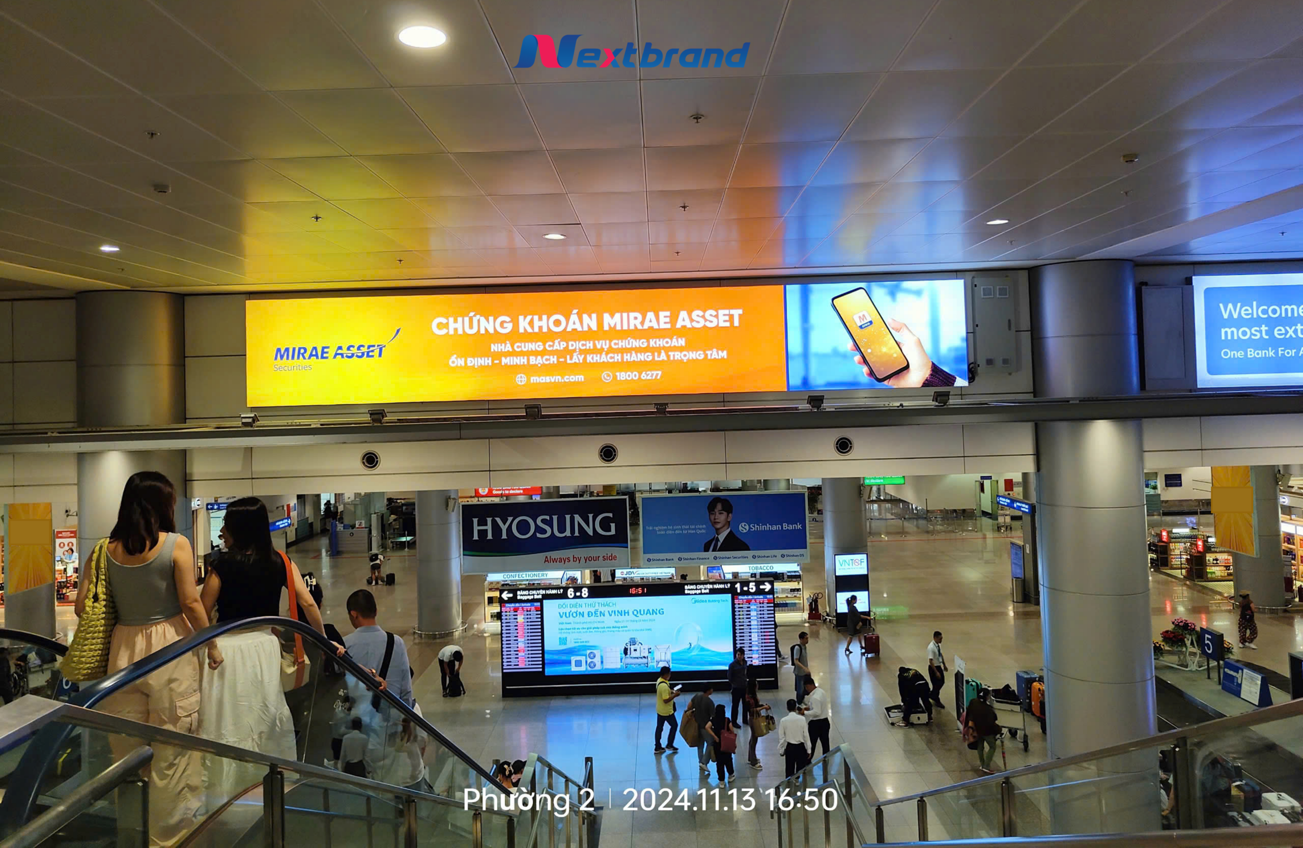 Quảng cáo hộp đèn tĩnh tại sân bay