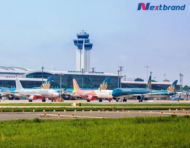 Sân bay Tân Sơn Nhất cách trung tâm Sài Gòn hơn 6km