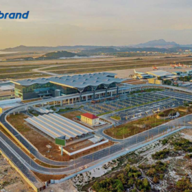 Sân bay Cam Ranh khang trang và hiện đại