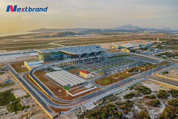 Sân bay Cam Ranh khang trang và hiện đại