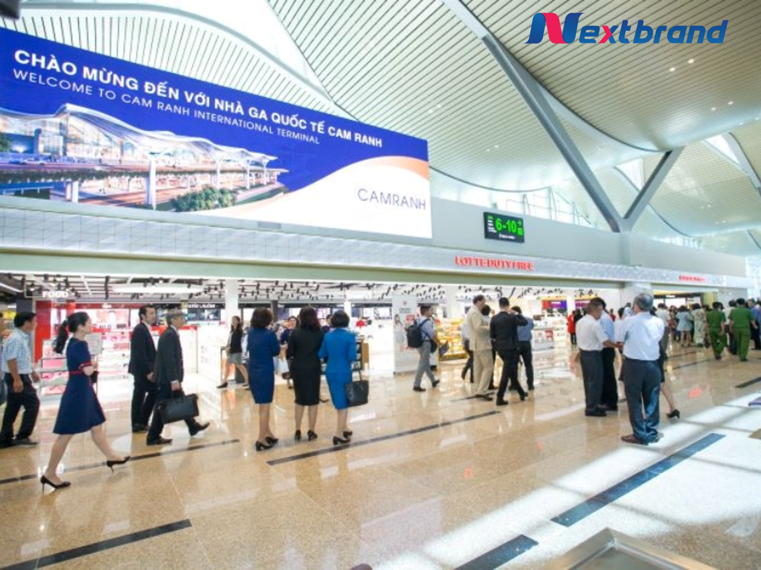 Sân bay Quốc tế Cam Ranh đón lưu lượng lớn khách hàng quốc tế